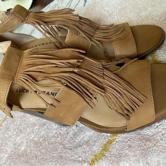 Lucky Brand ‘Leesha’ Women’s Fringe Block Heel Tan Nubuck Leather - Picture 5 of 13